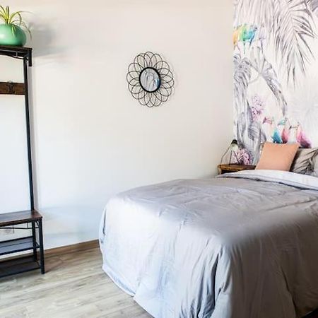 Chambre Tropicale Privee Au Coeur D'Un Village Calme Et Proche Du Vignoble Vinzelles Εξωτερικό φωτογραφία